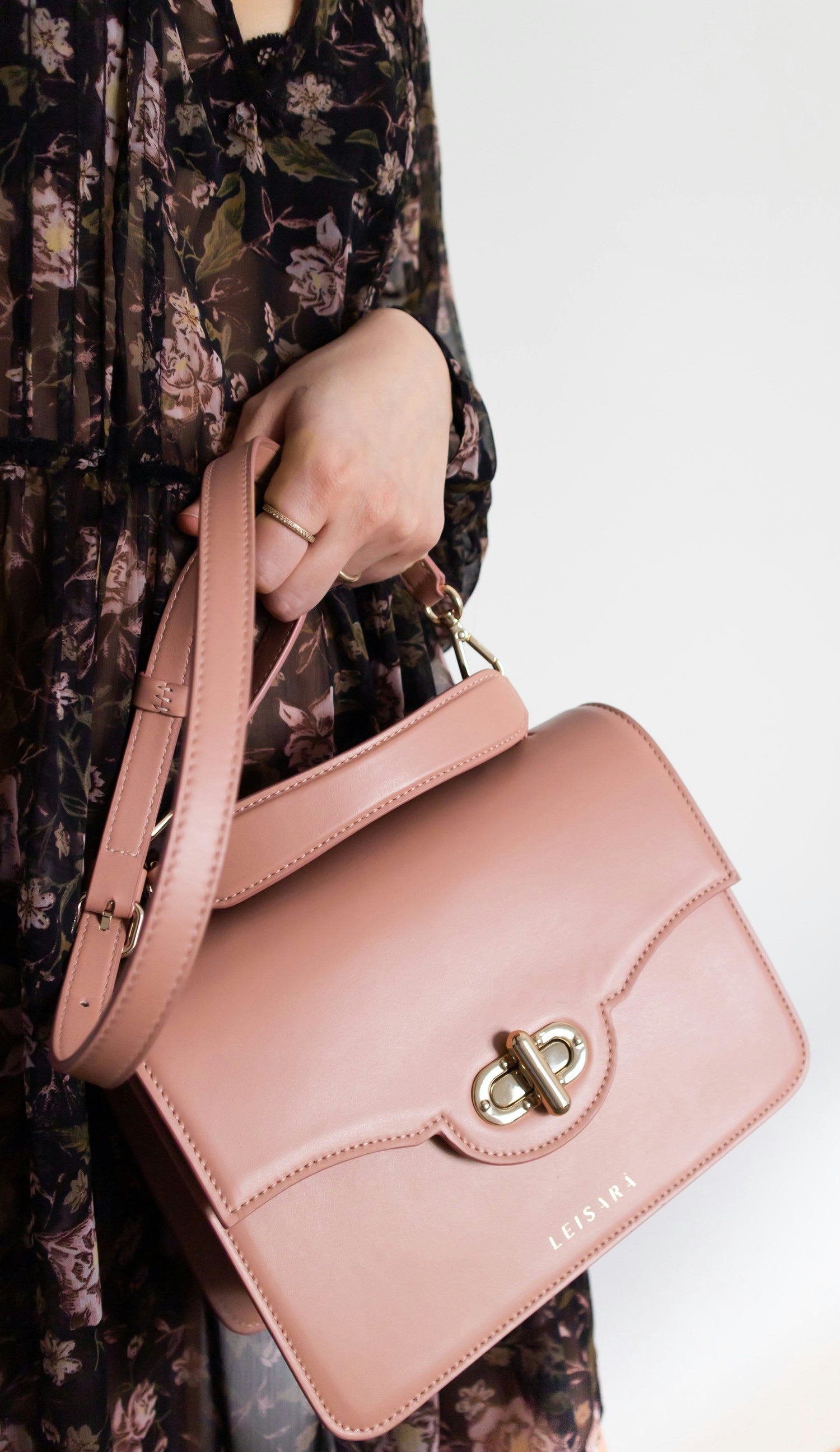 Bags under 5,999